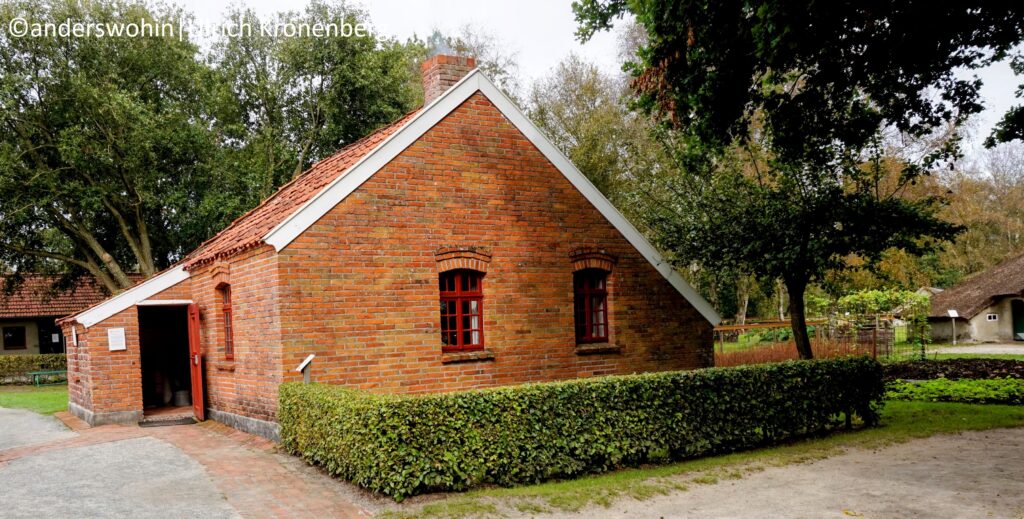 Haus aus Stein im Moormuseum